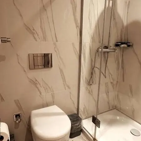 Sisli Bomonti Merkez, Uecretsiz Otopark, Metro, 1 *